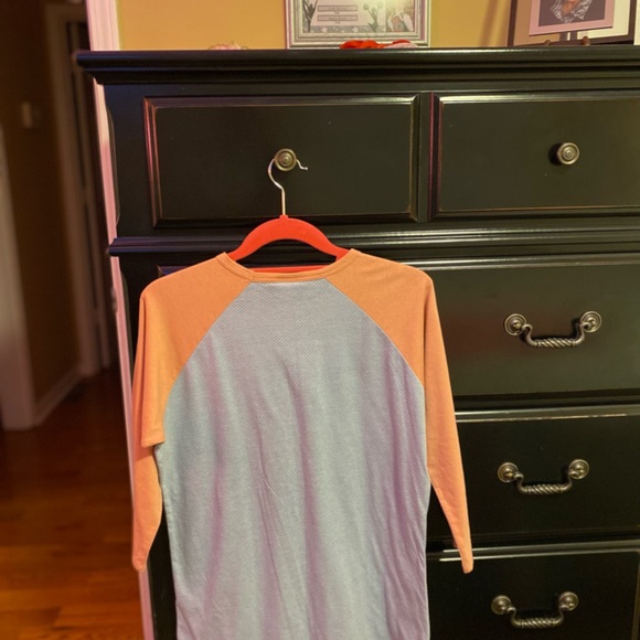 LuLaRoe Randy Tee - Picture 2 of 3
